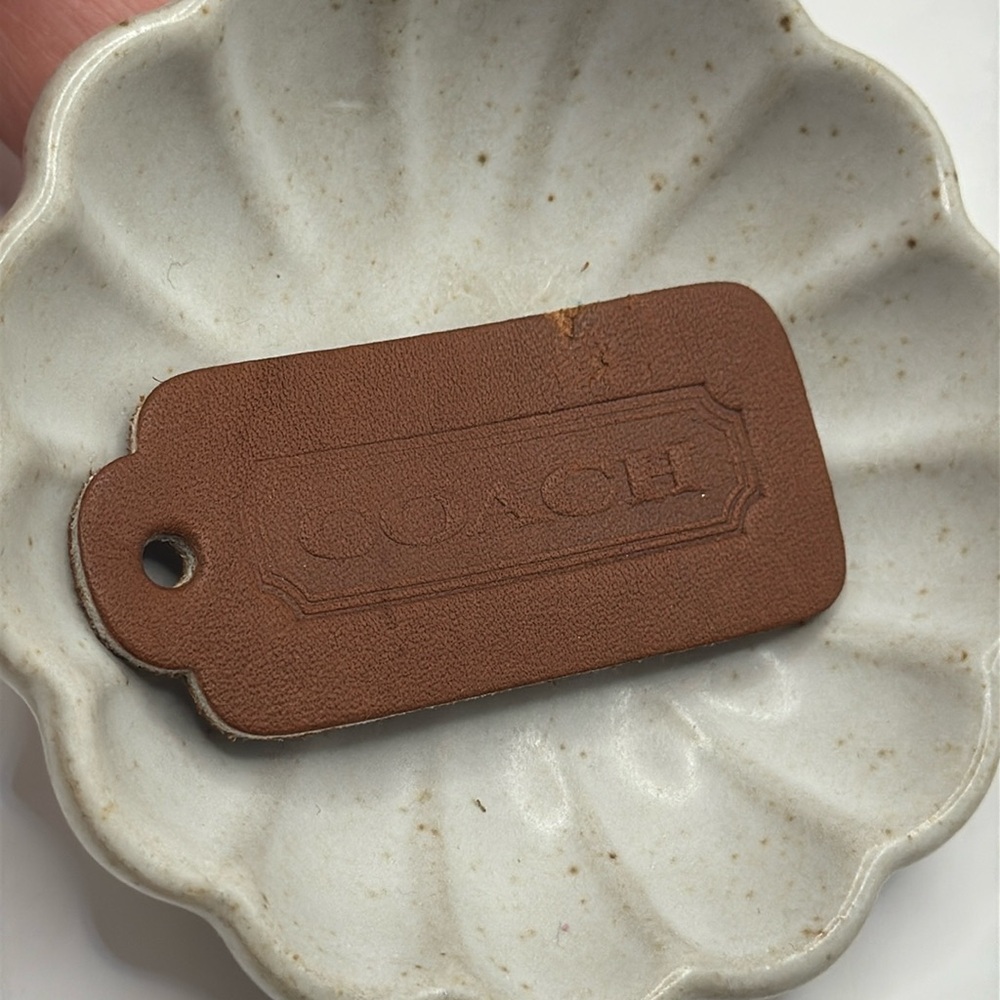 Vintage Coach Leather Hang Tag
No chain
